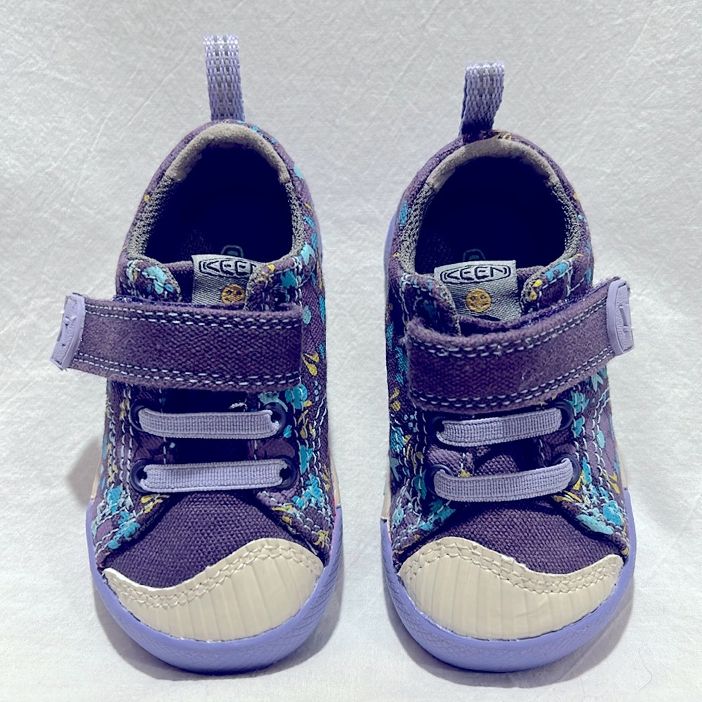 Keen, size 4 infant, canvas sneaker with reinforced toe